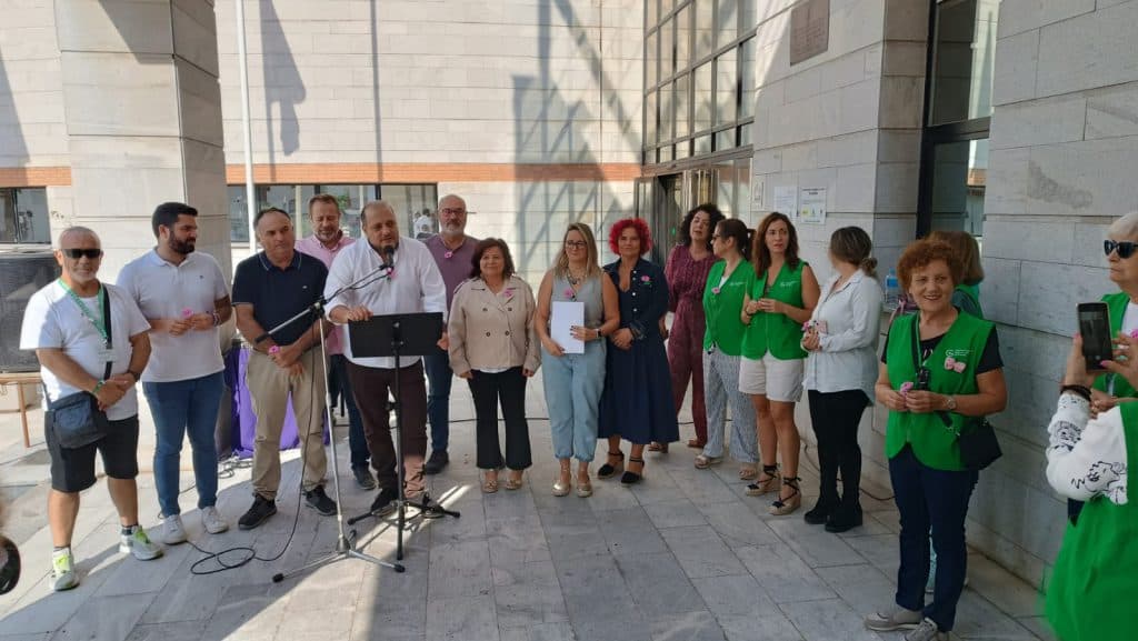 Salobreña se suma al Día Mundial del Cáncer de Mama