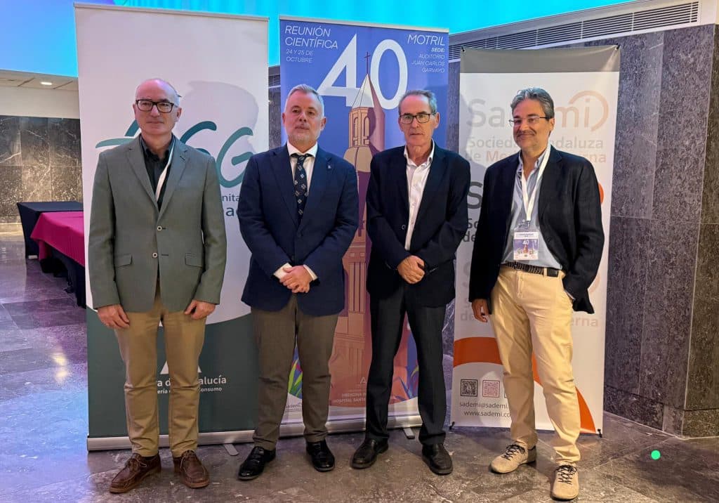 Más de un centenar de médicos internistas andaluces comparten conocimientos en Motril