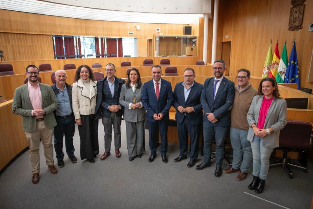 El Ayuntamiento de Almuñécar celebra la toma de posesión de Reinoso como diputada en el Gobierno provincial