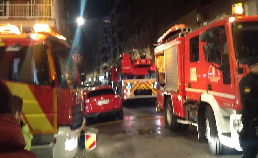 Hallan el cuerpo sin vida de un hombre en el interior de una vivienda incendiada en Granada capital