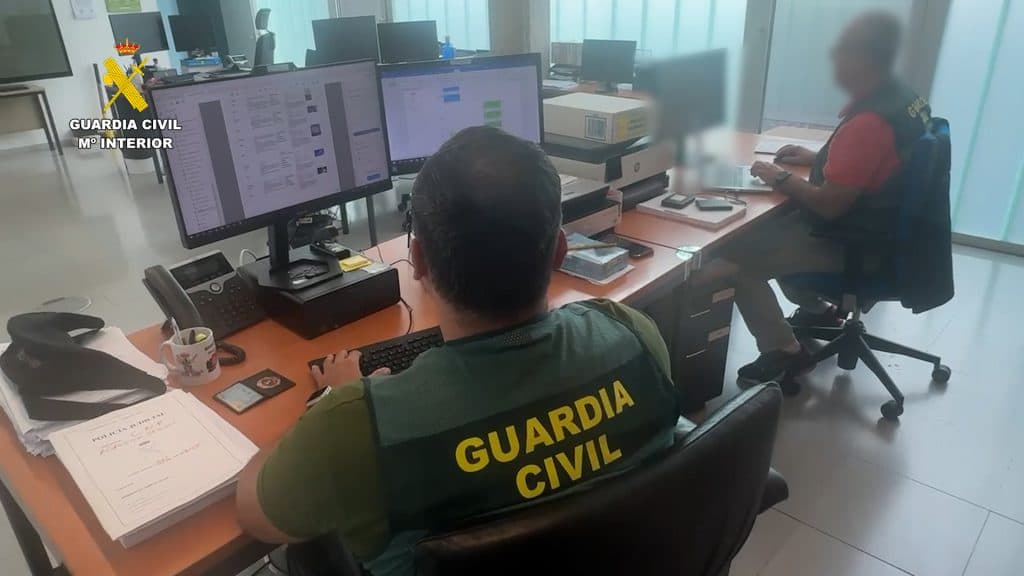 Detenido un falso representante deportivo por abusar de 61 menores
