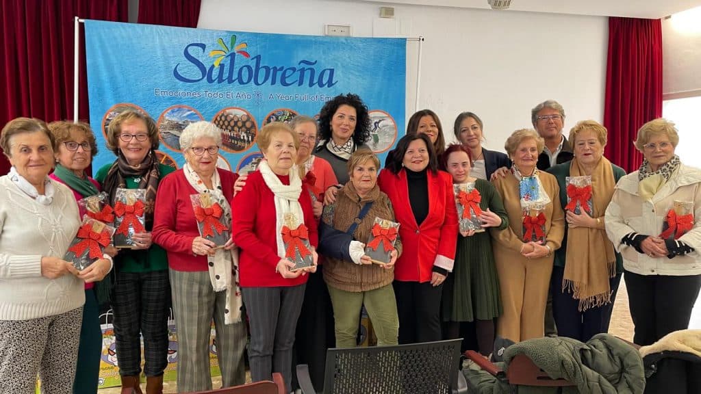 El Ayuntamiento de Salobreña reconoce, en un entrañable acto, a una veintena de vecinas del proyecto ‘El sabor de nuestras abuelas’
