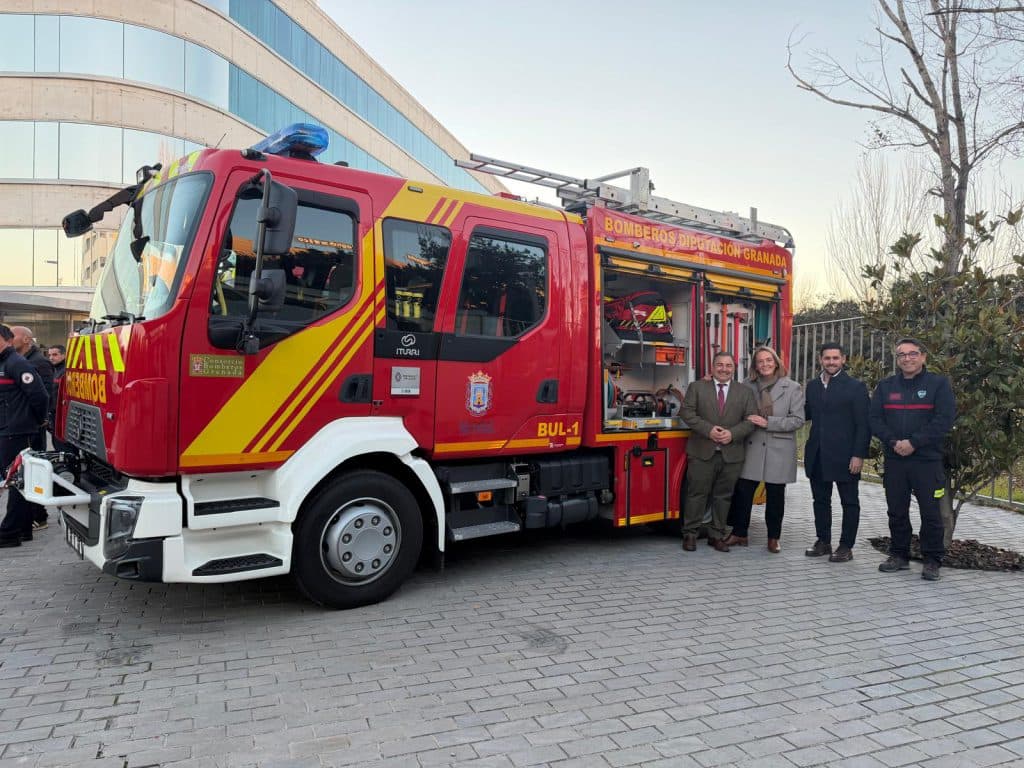 El Parque de Bomberos de Motril refuerza la seguridad ciudadana con la incorporación de un nuevo vehículo a su flota