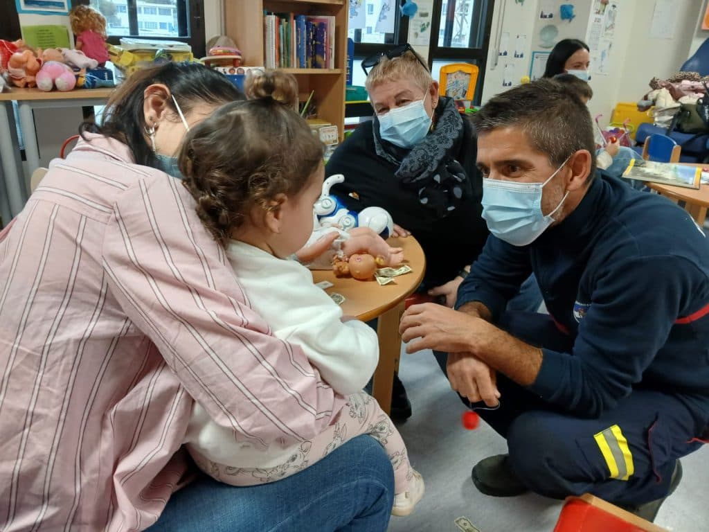 La planta de Pediatría del Hospital de Motril agradece el cariño recibido durante esta Navidad