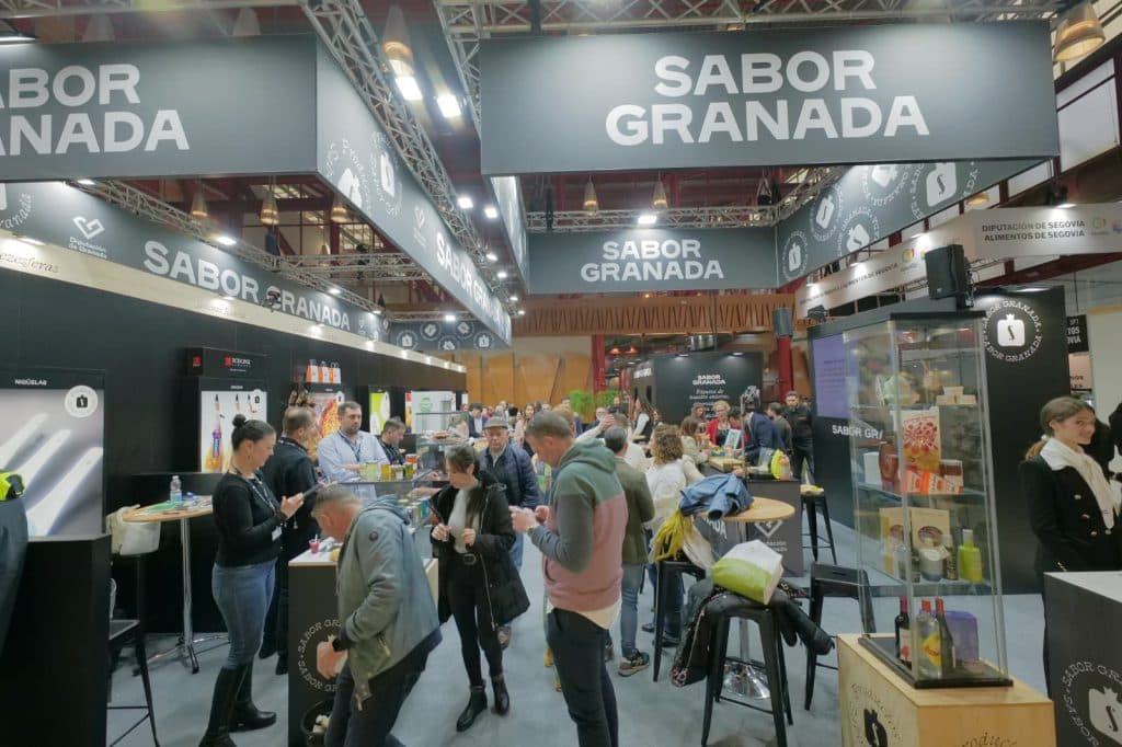 Diputación y ‘Sabor Granada’ exhiben su potencial en H&T Málaga con 17 empresas de la provincia