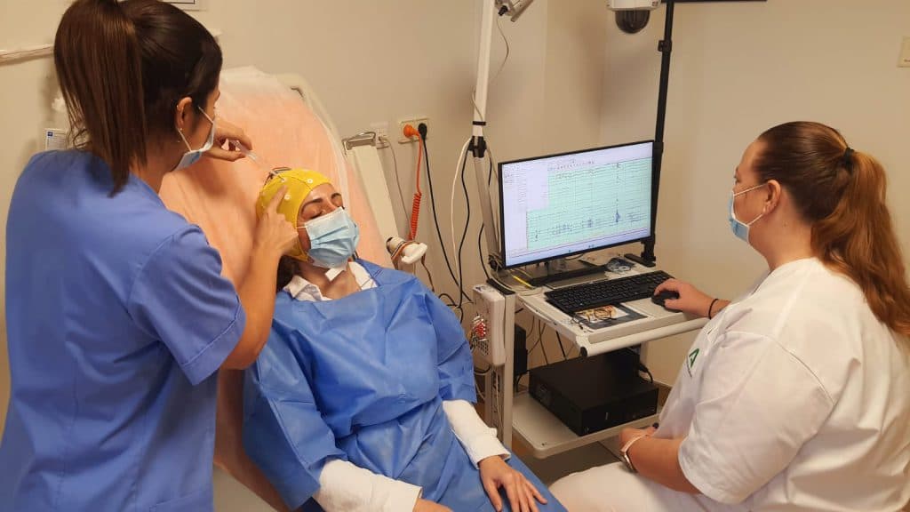 El Hospital de Motril comienza a realizar encefalogramas a pacientes con enfermedades neurológicas