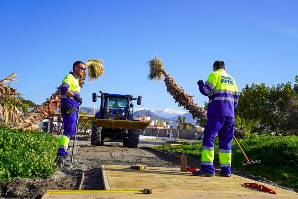 Motril pone a punto sus playas de cara a la llegada de la Semana Santa 2026