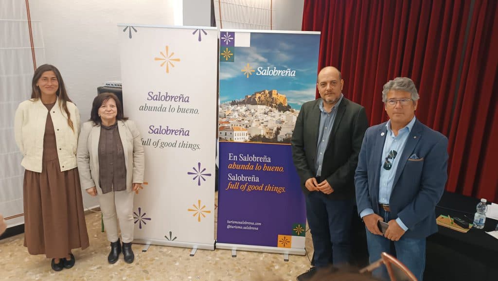 ‘En Salobreña abunda lo bueno’: la Villa cambia su identidad turística después de 25 años y renueva su web