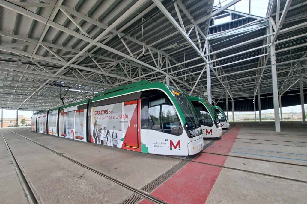 La Junta licita por más de 8 millones la limpieza de las instalaciones y los trenes de Metro de Granada