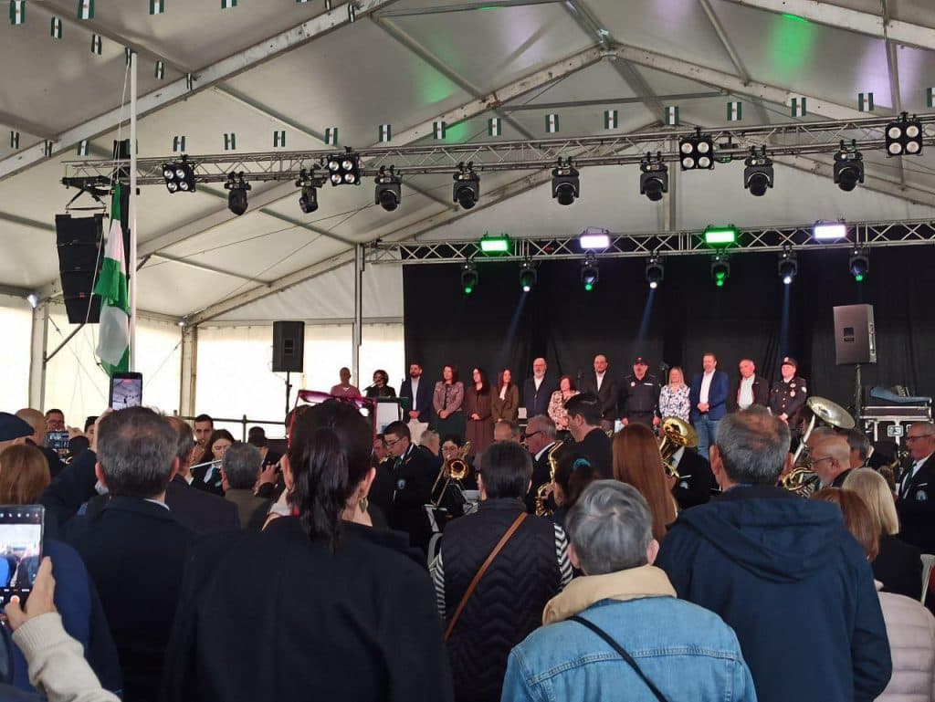 Salobreña celebra el Día de Andalucía con la inclusión como bandera