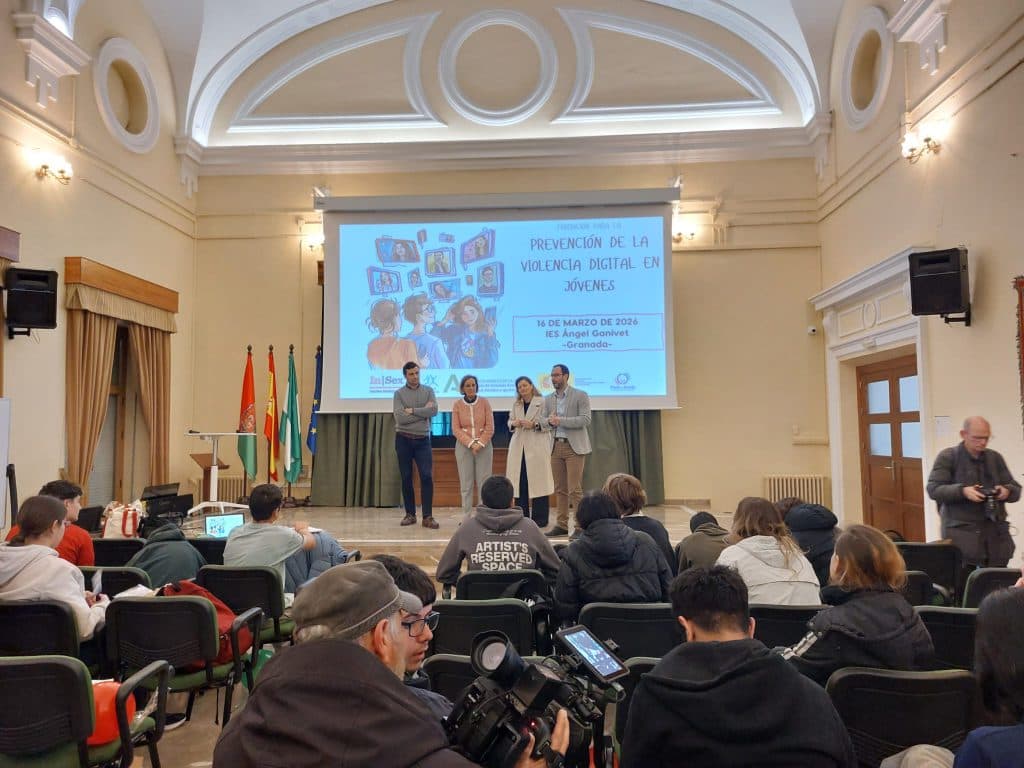 La Junta forma a un centenar de jóvenes granadinos en prevención de la violencia digital en las redes sociales