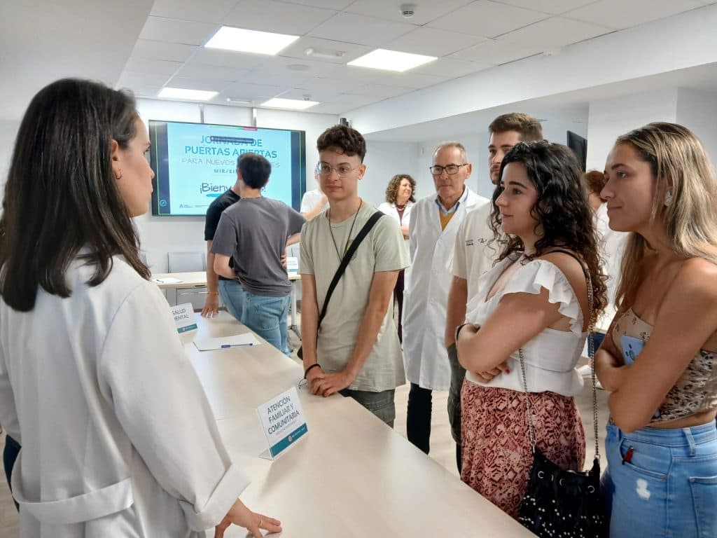 El Hospital de Motril abre sus puertas a los futuros residentes con una oferta docente de 27 plazas