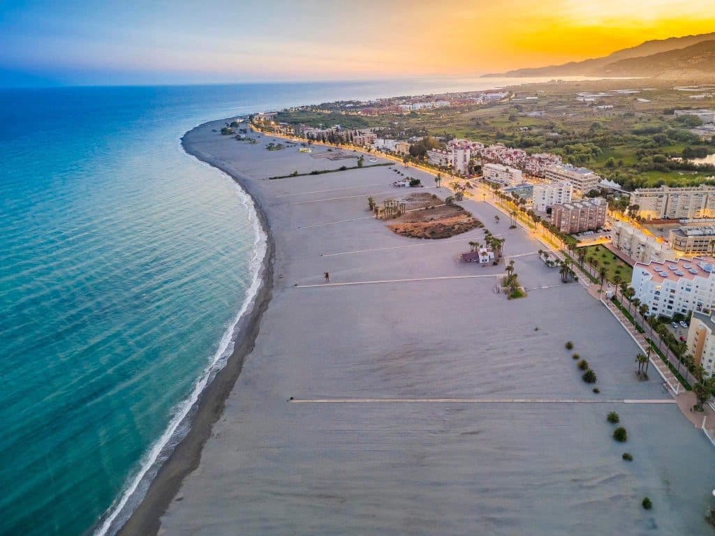 El PSOE de Motril exige al Gobierno de García Chamorro «que deje de mentir con la seguridad de las playas de Motril»