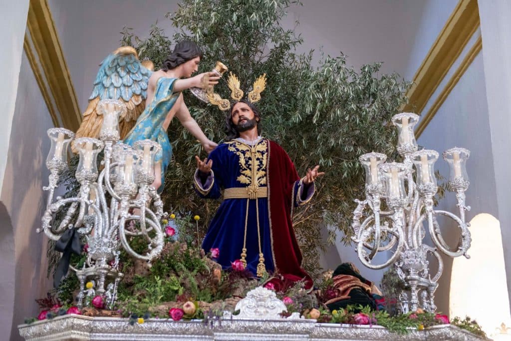 HUMILDAD Y VICTORIA CONFIEREN ESPLENDOR Y GRANDEZA A LA TARDE DEL LUNES SANTO