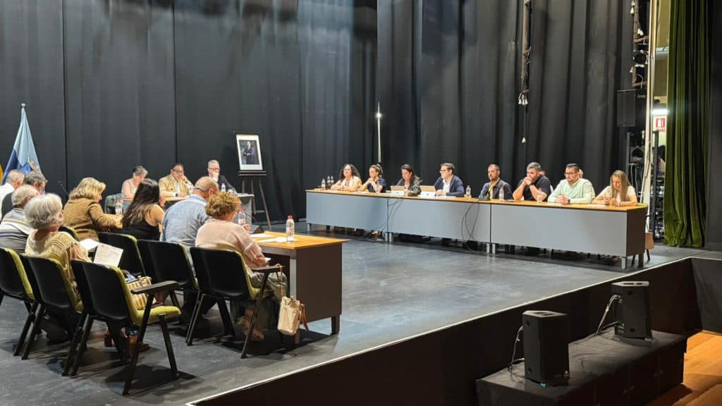 El PP de Almuñécar lleva al Pleno una moción en defensa de los chiringuitos y el empleo del litoral