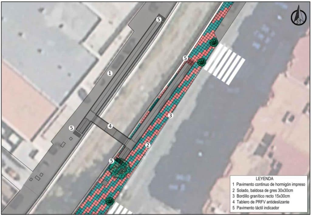 Cortes intermitentes de tráfico en calle Guadix de Almuñécar por el inicio de las obras de la pasarela sobre río Seco