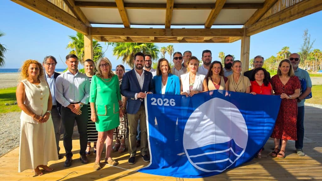 La Costa Tropical de Granada refuerza la excelencia de su litoral con 15 Banderas Azules y un nuevo Sendero Azul