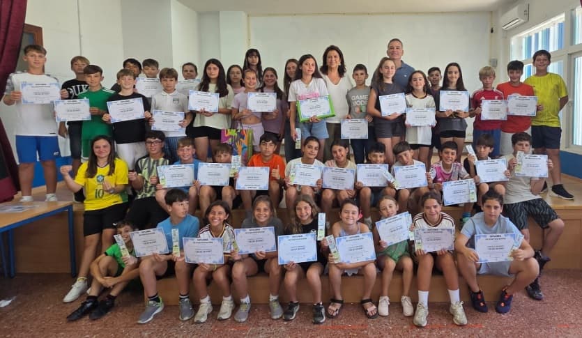El Ayuntamiento de Almuñécar entrega los premios del concurso escolar ‘Un día sin humo’