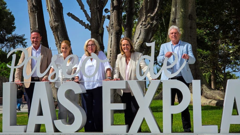 Se reabre el emblemático Paseo de las Explanadas de Motril tras la sustitución de las losetas defectuosas