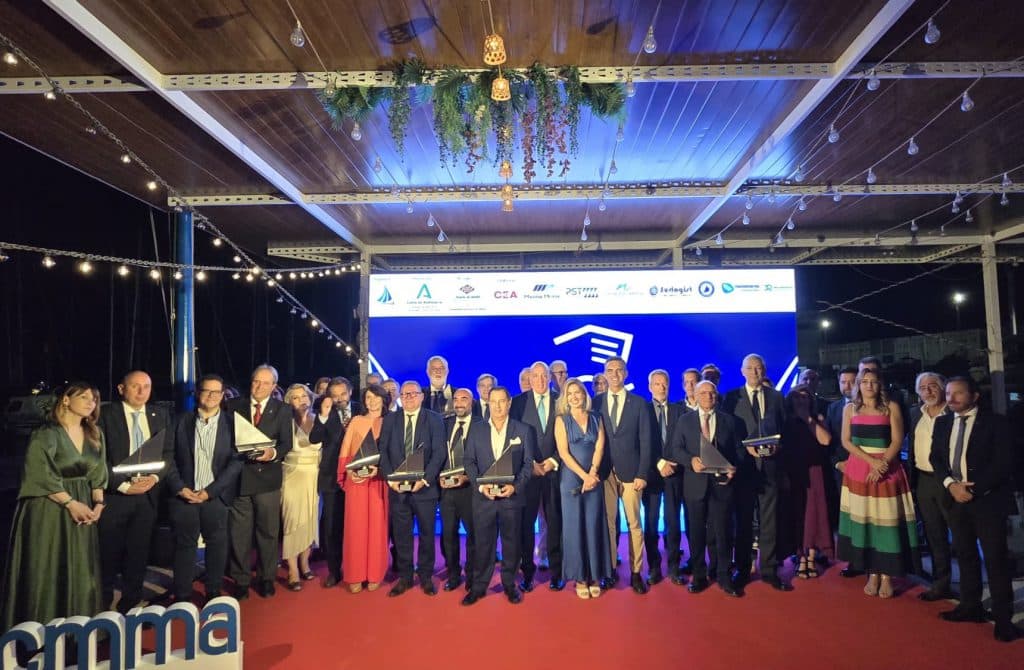 La Asociación de Chiringuitos y Empresarios de Playas Costa Tropical galardonada con un Premio PROA 2026