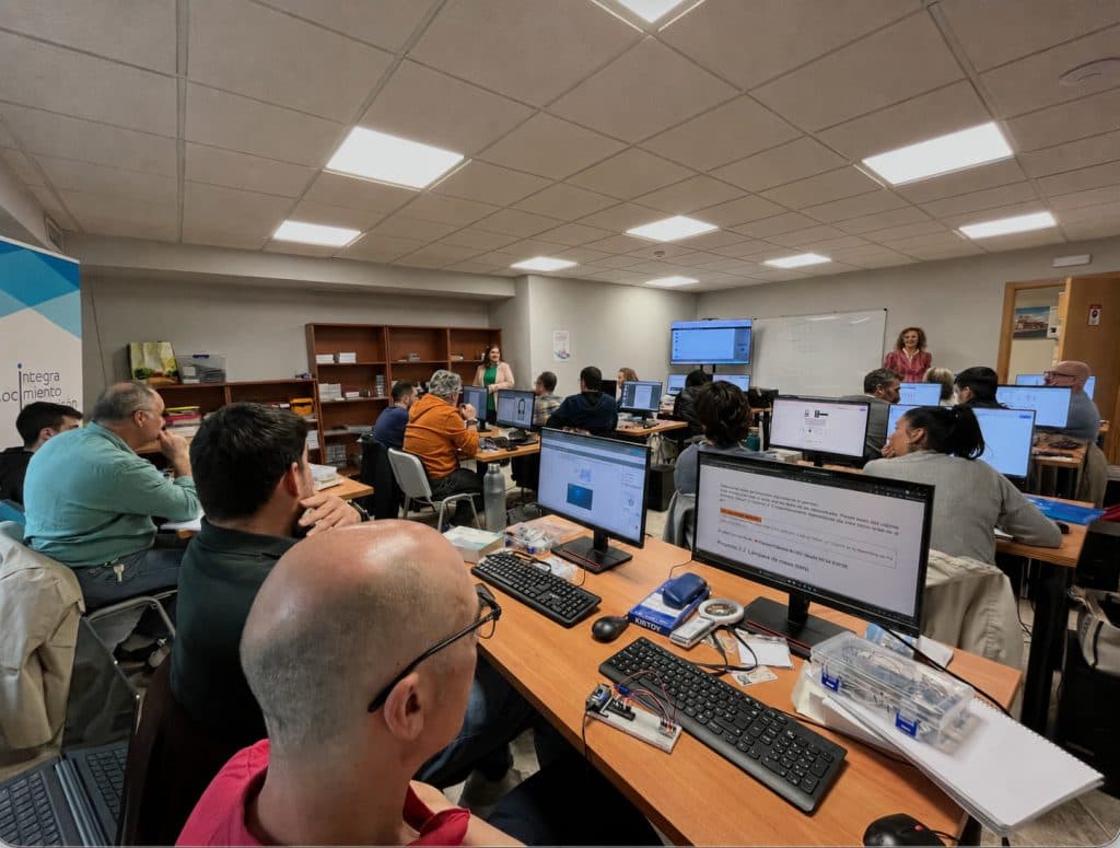 Empleo ofrece en Granada dos cursos gratuitos de Inteligencia Artificial e Internet de las Cosas