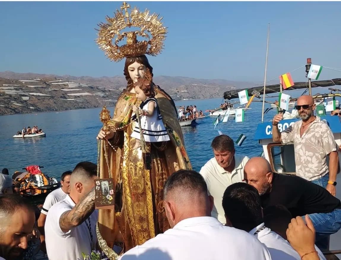 Castell de Ferro vive sus Fiestas Patronales en honor a la Virgen del Carmen