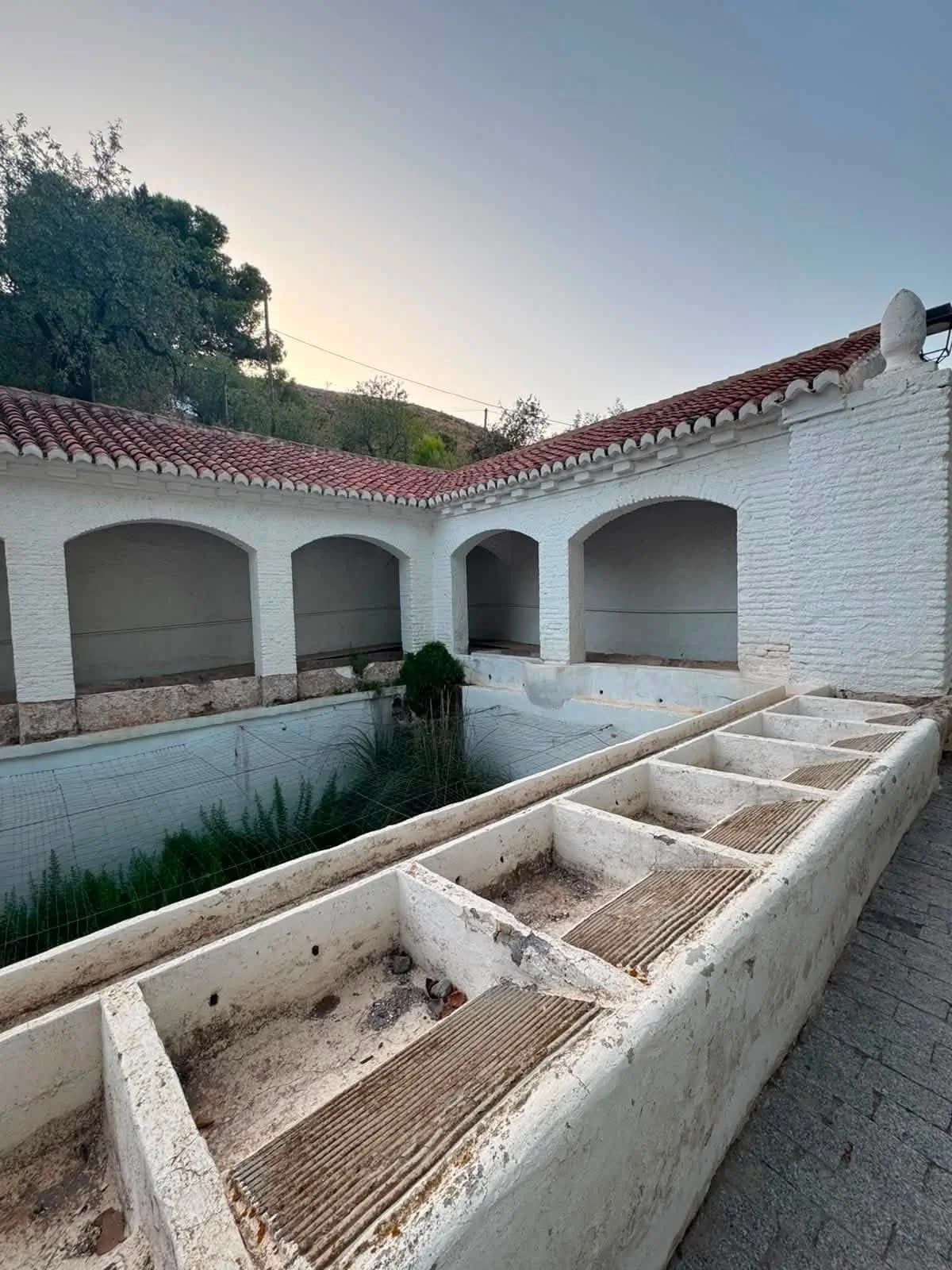 El PP de Gualchos-Castell de Ferro exige al equipo de Gobierno socialista la actuación urgente en La Mina ante su estado de «abandono y dejadez»