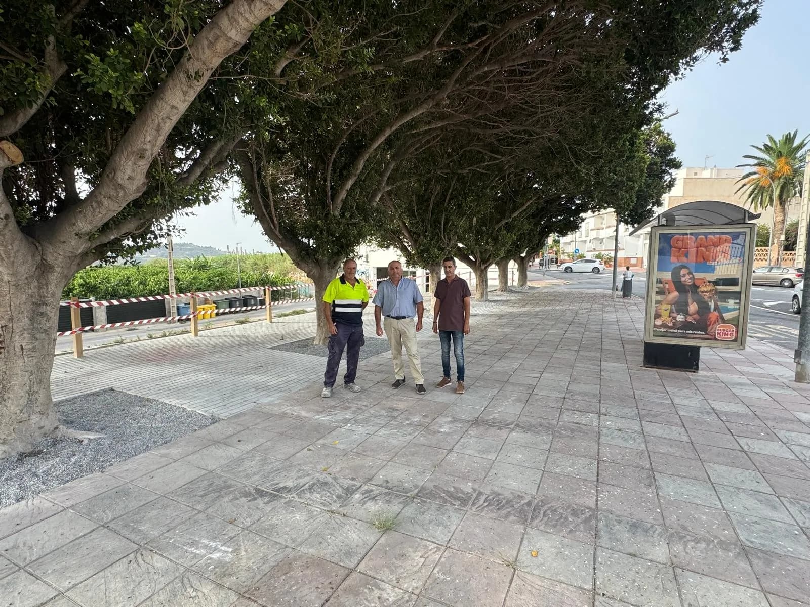 Lobres disfrutará de una nueva plaza con mirador en la entrada del anejo