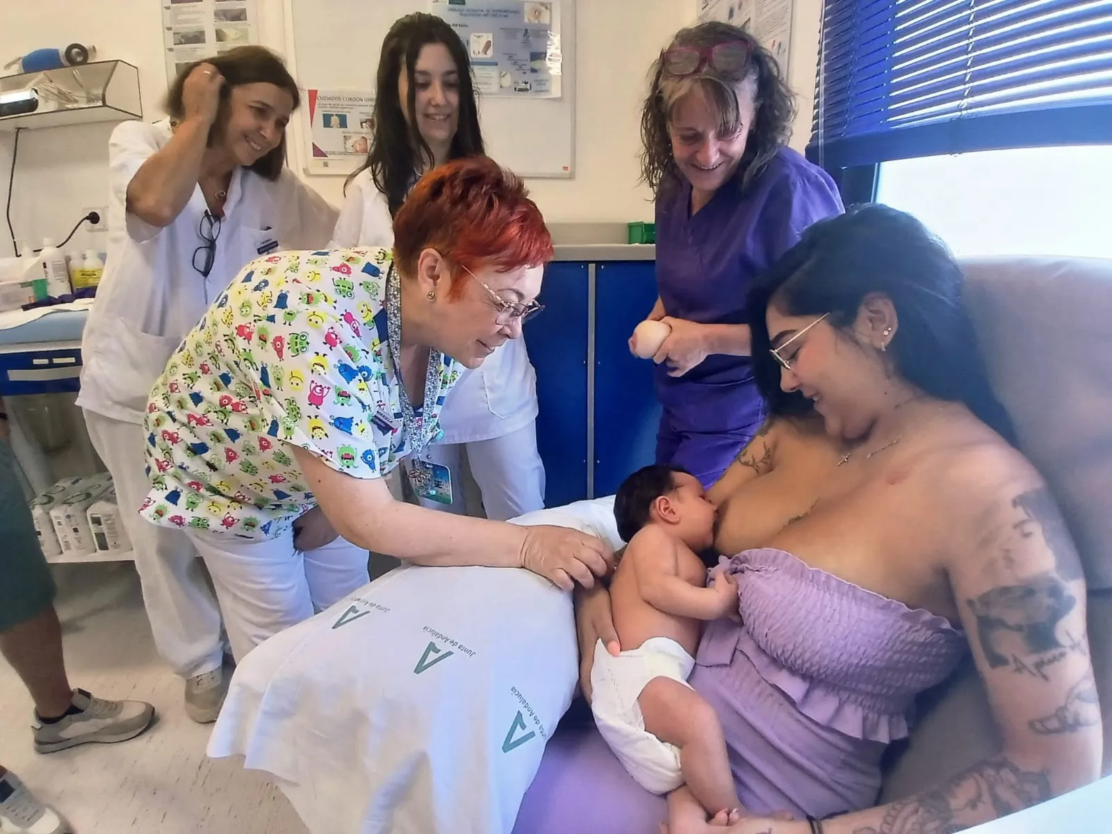El Hospital de Motril crea una consulta de lactancia para ayudar a las madres y a sus bebés