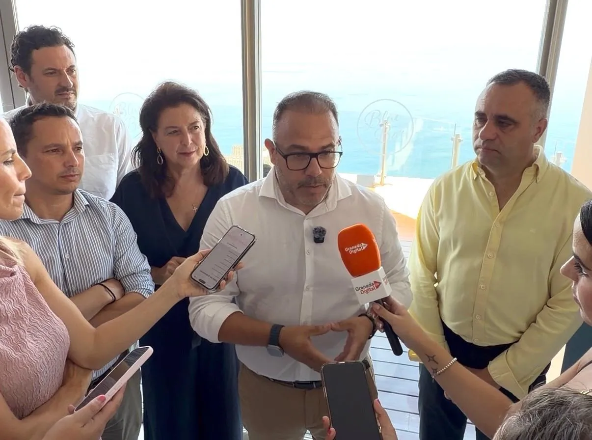 Almuñécar paraliza el vertido de agua de las obras de las VPO con una inversión de 118.859 euros de Diputación