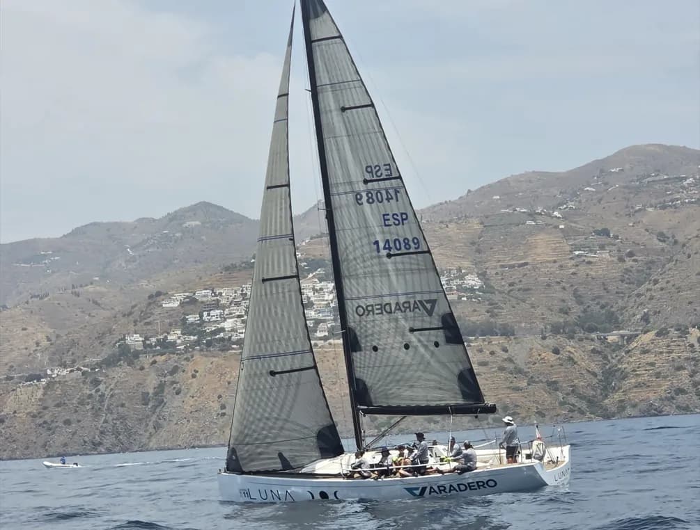 La IX Regata Costa Tropical del Real Club Náutico consolida al litoral granadino como referente de la vela en Andalucía