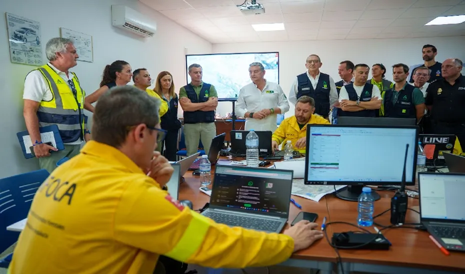 La mejora de las condiciones permiten iniciar el ataque directo al incendio en Los Gallardos