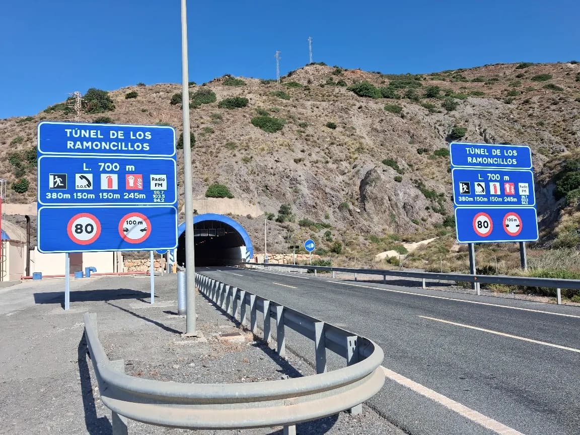 Transportes finaliza en la Costa Tropical la modernización de los túneles de Los Ramoncillos, La Guapa, El Acebuchal y Madroño en la A-7, con una inversión de 16,26 millones de euros