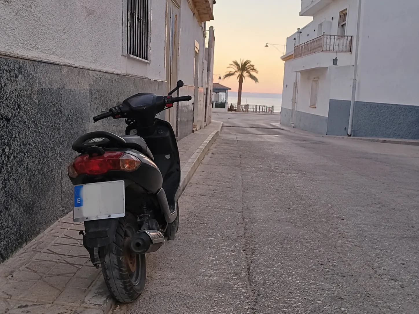 Gualchos-Castell de Ferro activa un plan contra el ruido de los ciclomotores
