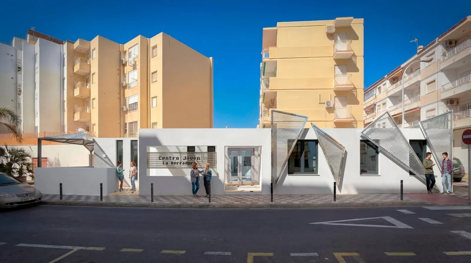 El Ayuntamiento adjudica por más de 172.000 euros la reforma del Centro Joven de La Herradura, que contará con una sala de estudio para estudiantes y opositores