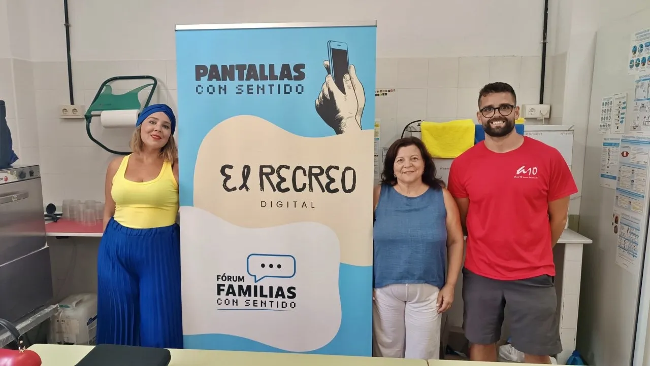 Salobreña, primer municipio en implantar Pantallas con Sentido, un programa integral de educación digital y periodismo escolar