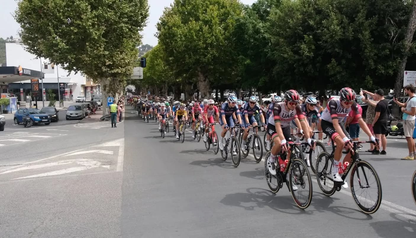 Almuñécar prepara el dispositivo especial para la salida de la 13ª etapa de La Vuelta 2026 con restricciones de tráfico y estacionamiento