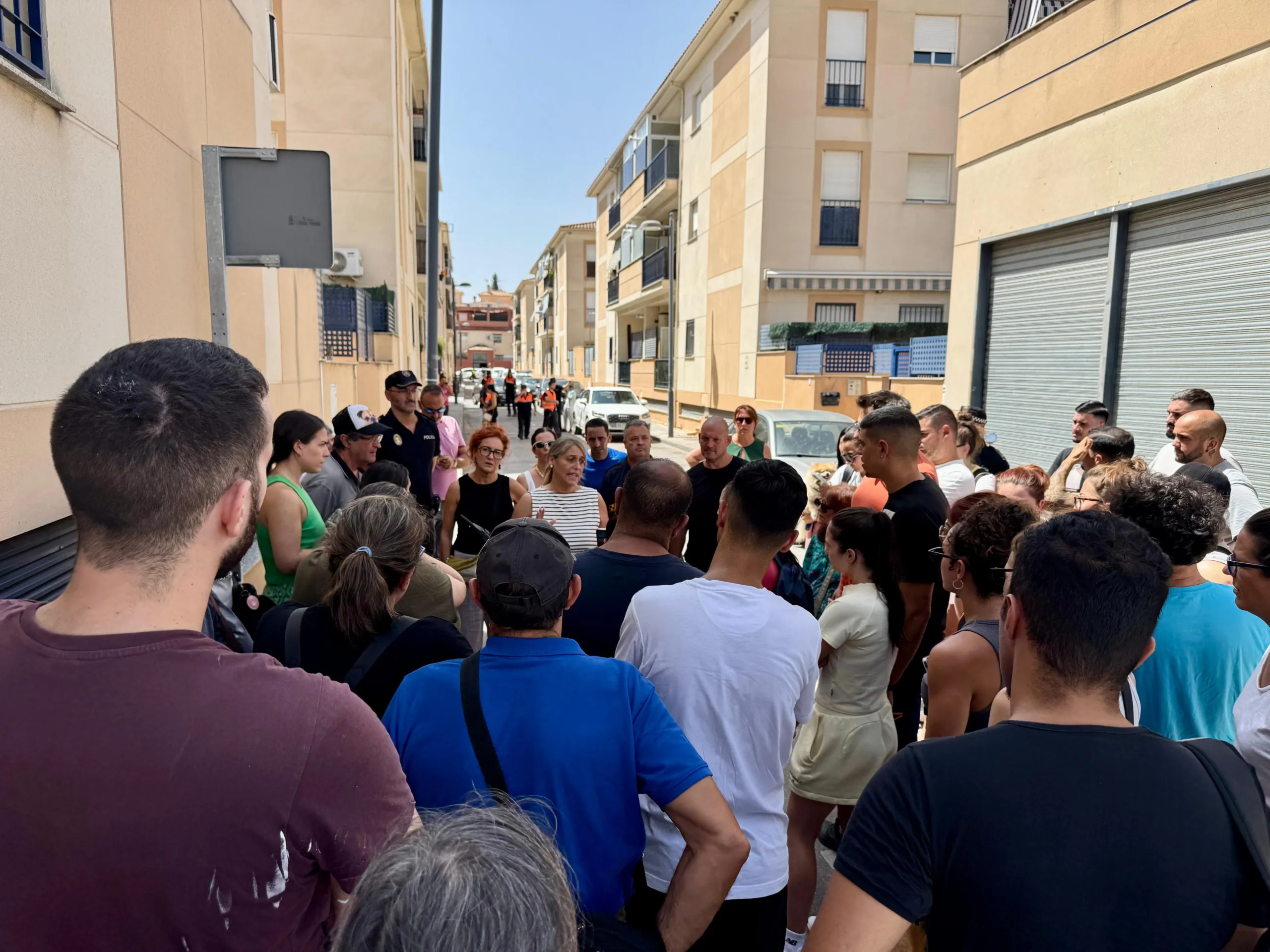 El Ayuntamiento de Las Gabias desaloja preventivamente dos bloques del Residencial San Francisco «para evaluar los daños tras los últimos seísmos»