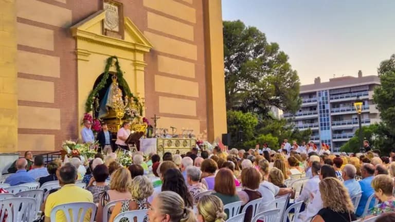 La Virgen de la Cabeza Coronada de Motril recibirá, como cada 13 de agosto, la tradicional Ofrenda de Flores y Alimentos en el Real Santuario