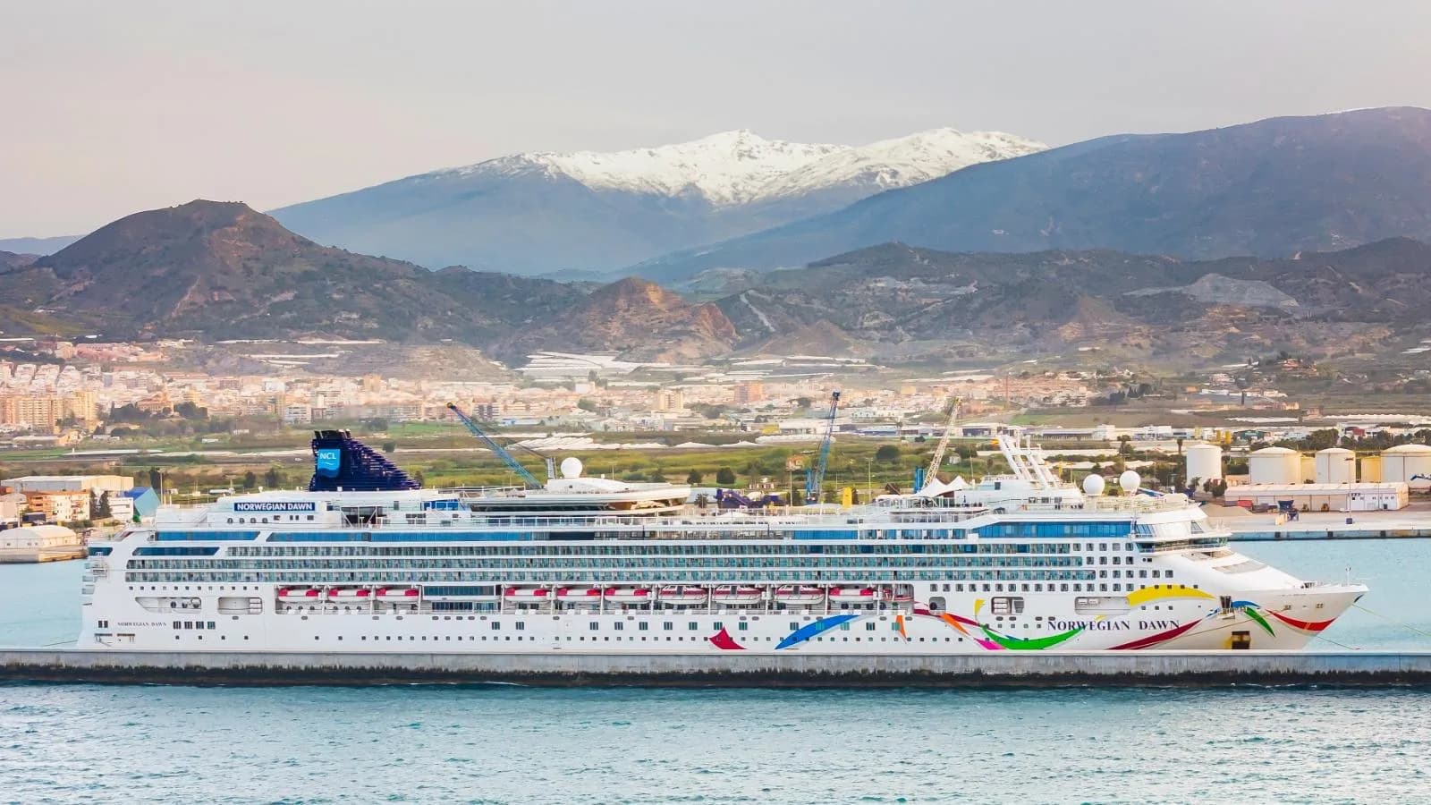 El Puerto de Motril cerrará el verano de su temporada récord de cruceros con más de 47.000 pasajeros