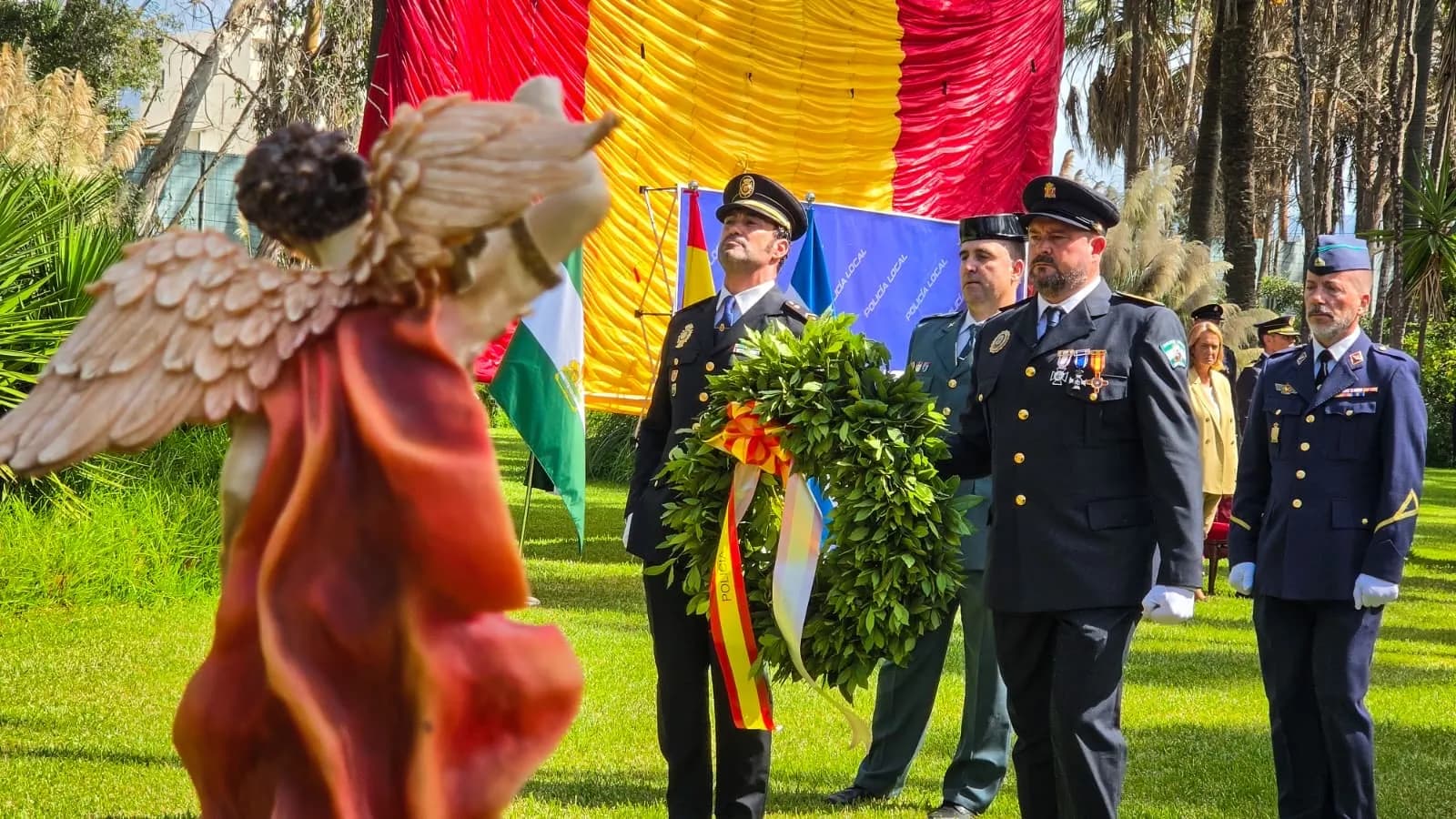 San Miguel Arcángel: Motril reconoce la dedicación y el servicio de su Policía Local en el día de su patrón