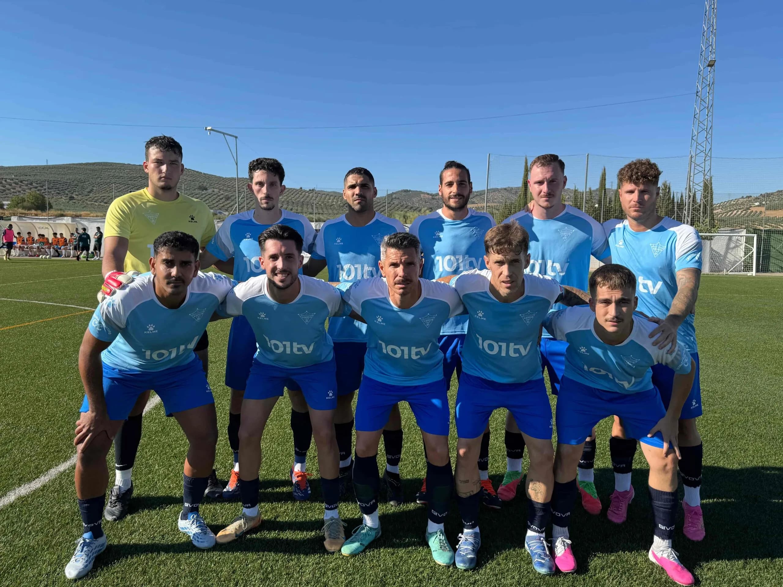 El Almuñécar CF golpea primero y golea al Villanueva Mesía en su estreno en Primera Andaluza (0-4)