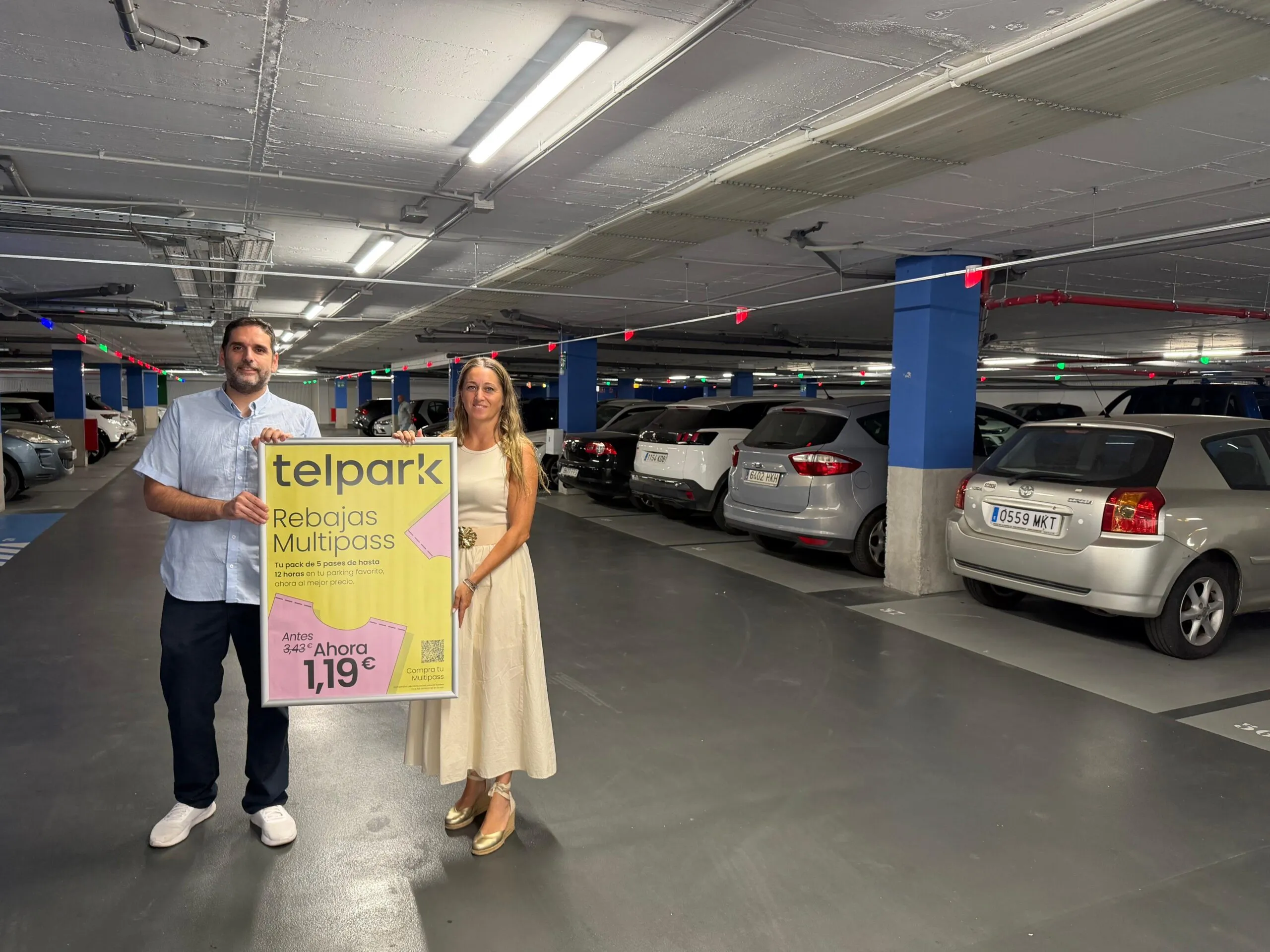 Almuñécar y Telpark activan nuevos bonos de aparcamiento de 12 horas desde 1,19 euros «para facilitar el acceso al centro y apoyar al comercio local»