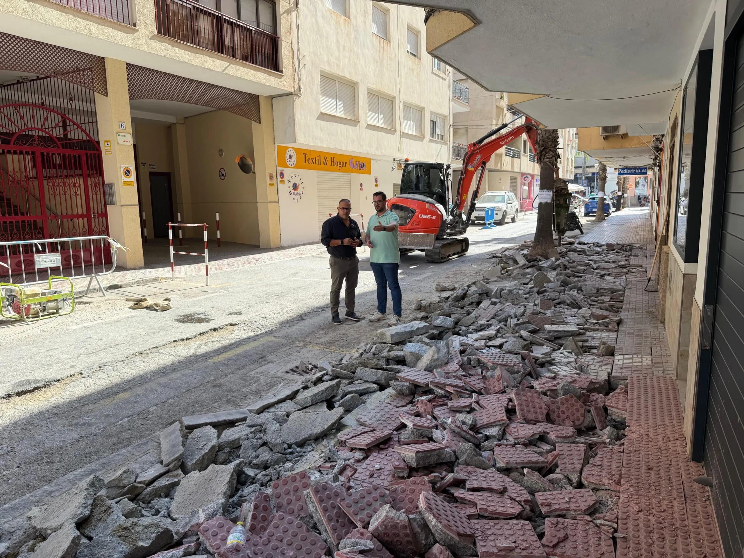 Almuñécar comienza la renovación integral de la calle Torres Quevedo con una inversión de más de 74.000 euros
