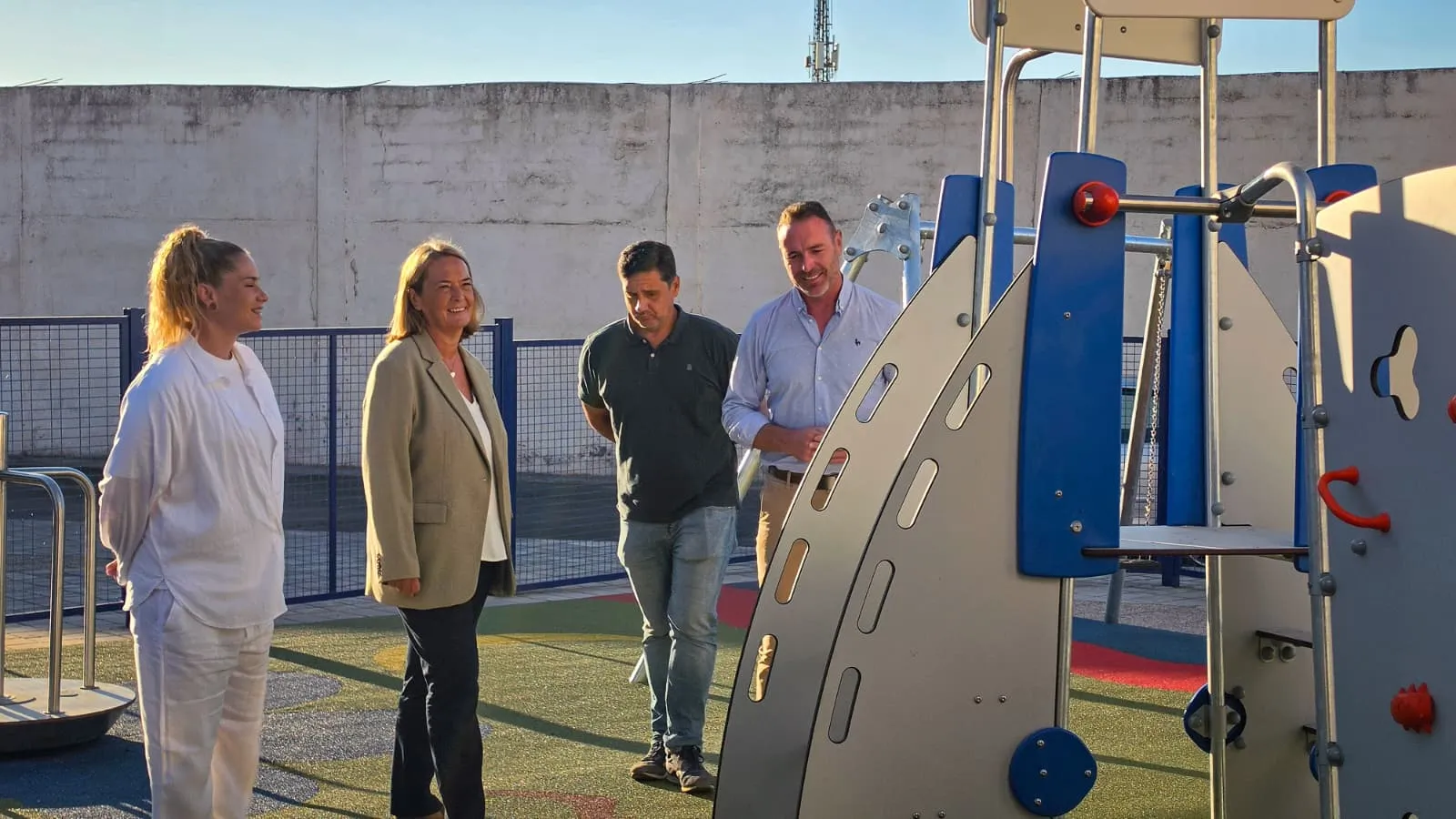 Motril avanza en la renovación de sus parques infantiles con la actuación en Margarita Nelken y Huerta de la Condesa