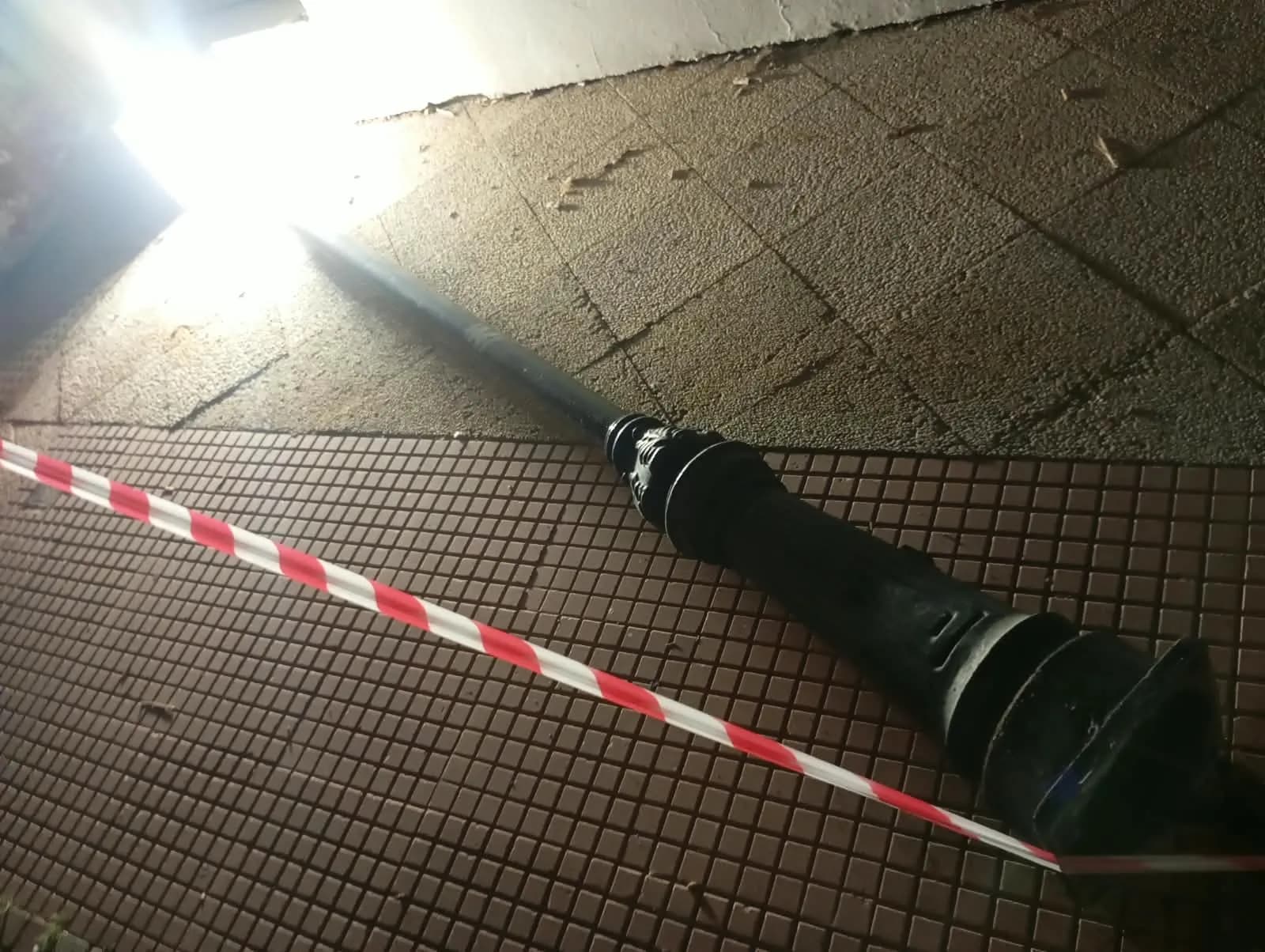 El alcalde de Salobreña hace un llamamiento al civismo tras los actos vandálicos que destrozan el mobiliario urbano