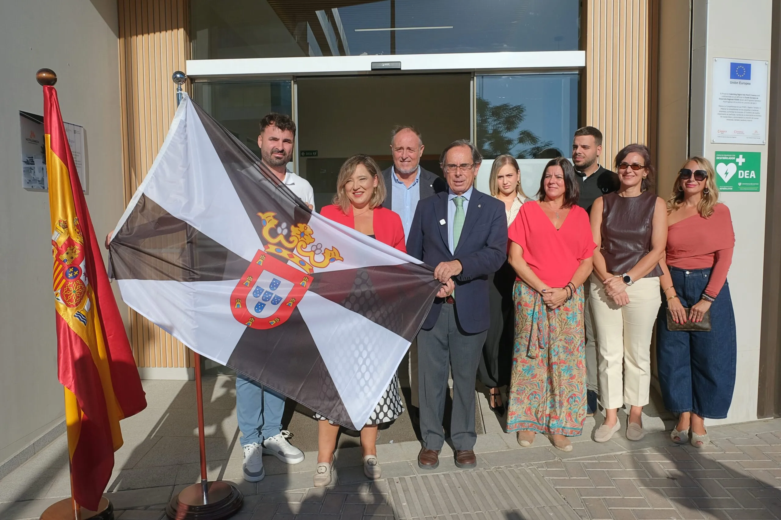 La Cámara de Comercio de Motril iza la bandera de Ceuta en apoyo a la sociedad y a las empresas de la Ciudad Autónoma