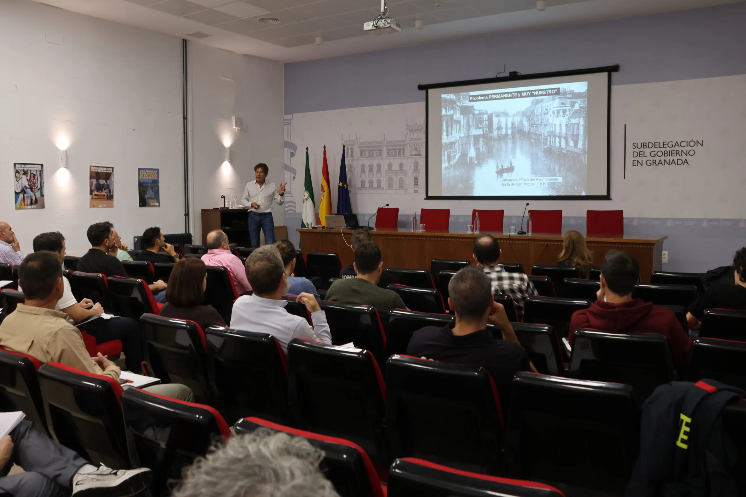 La Subdelegación del Gobierno reúne en Granada a medio centenar de profesionales «para mejorar la prevención y respuesta ante las inundaciones»