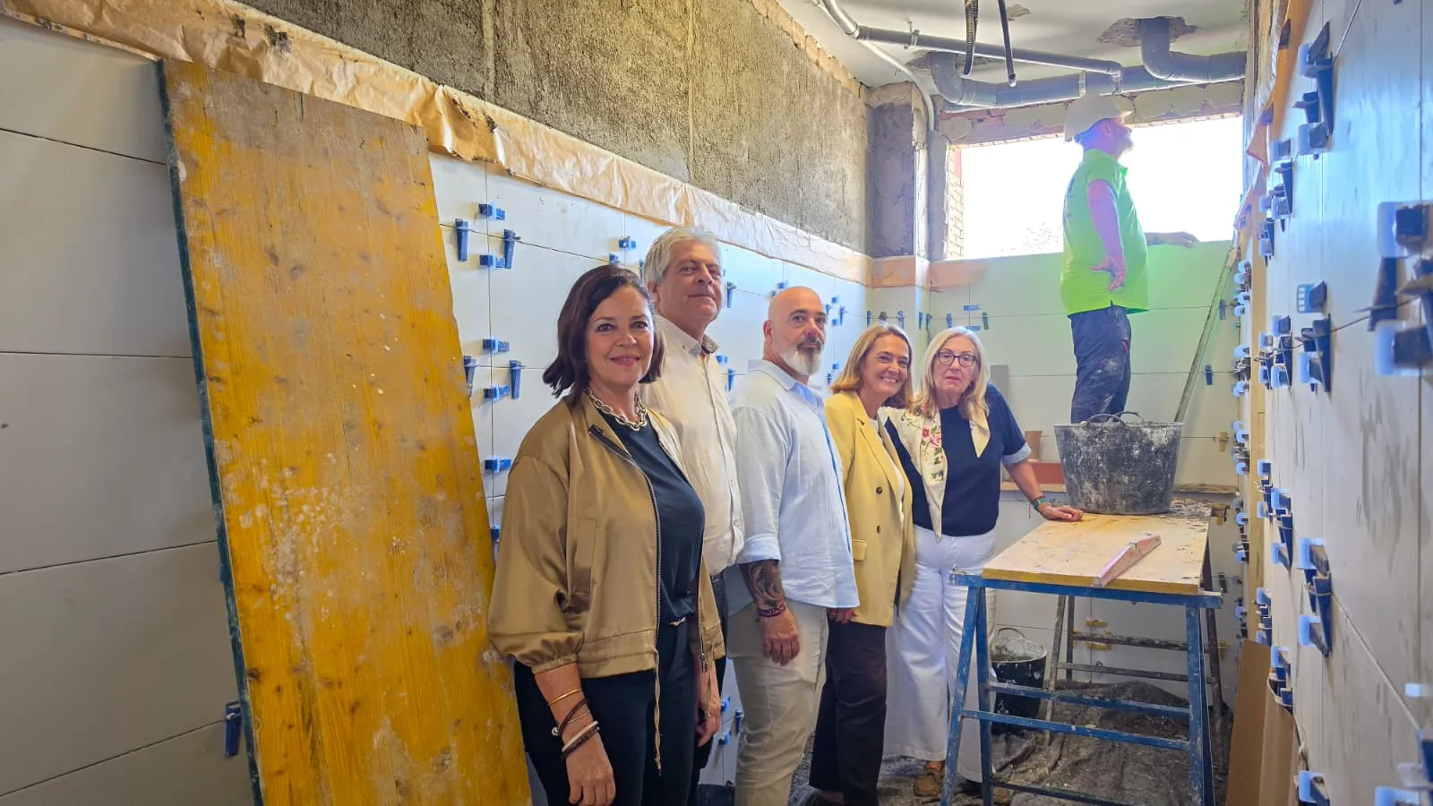 El Ayuntamiento de Motril ejecuta la reforma integral de los baños del CEIP Pablo Ruiz Picasso