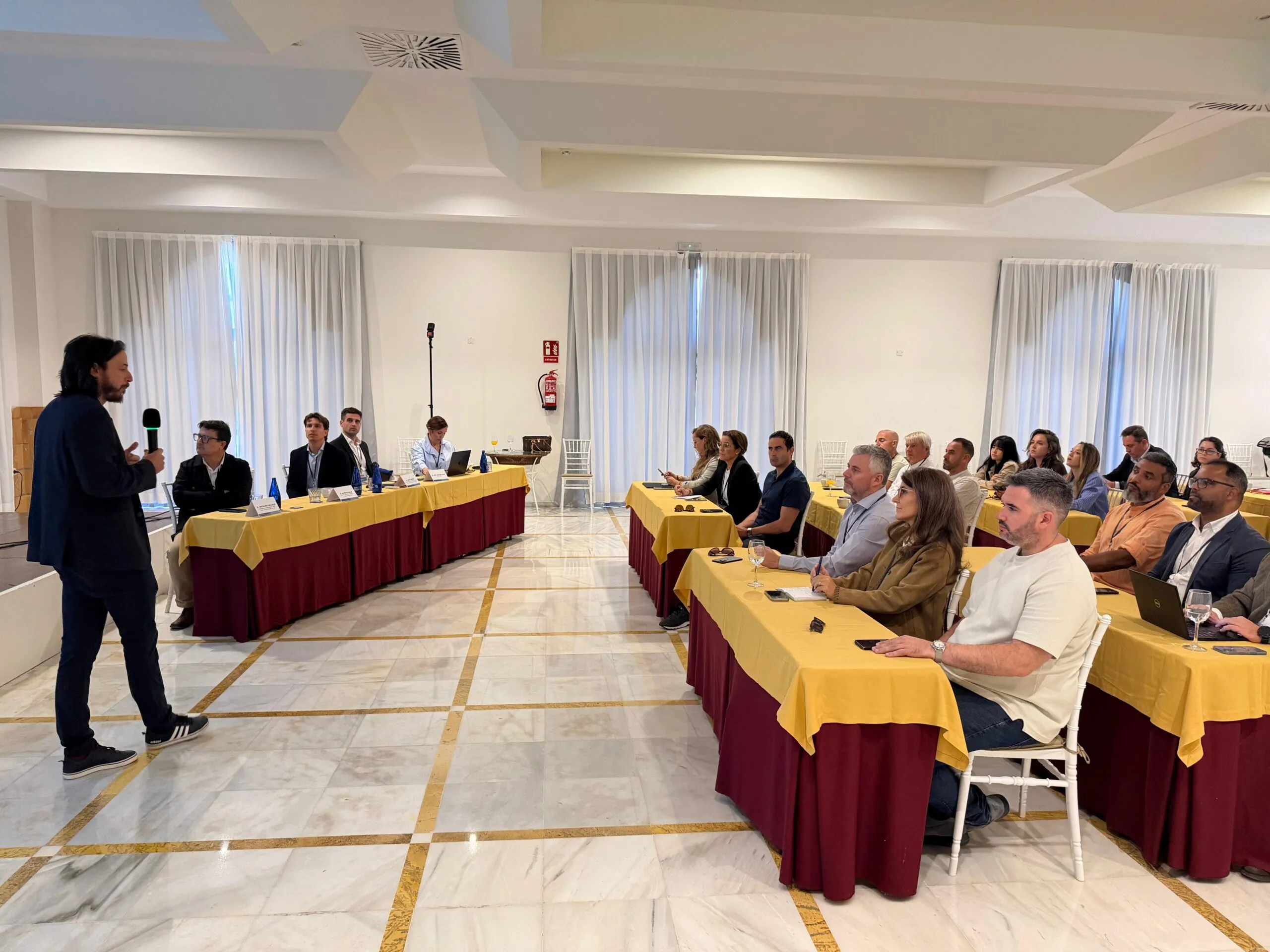 Almuñécar reúne a profesionales de la construcción para hablar de inteligencia artificial y nuevas tecnologías